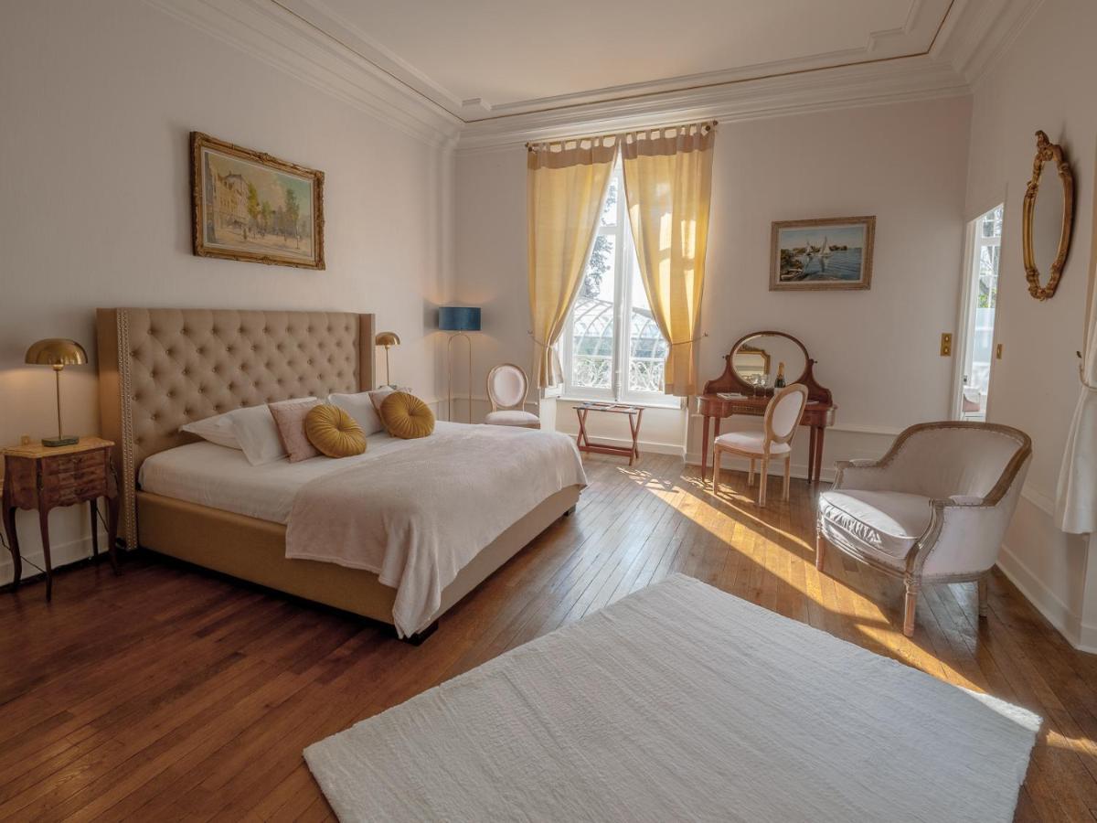 Chambres d'hôtes Château Les Orchidées SAUMUR Esterno foto
